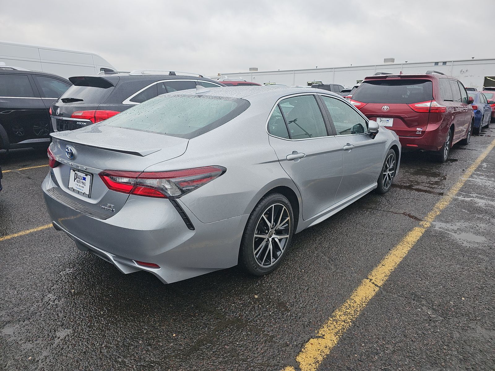 2022 Toyota Camry Hybrid SE FWD