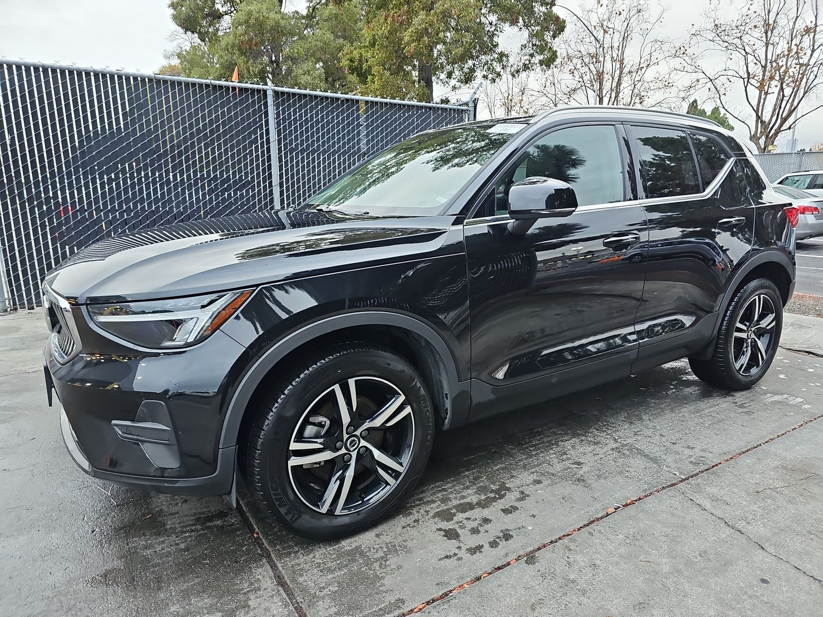 2024 Volvo XC40 Core Bright Theme