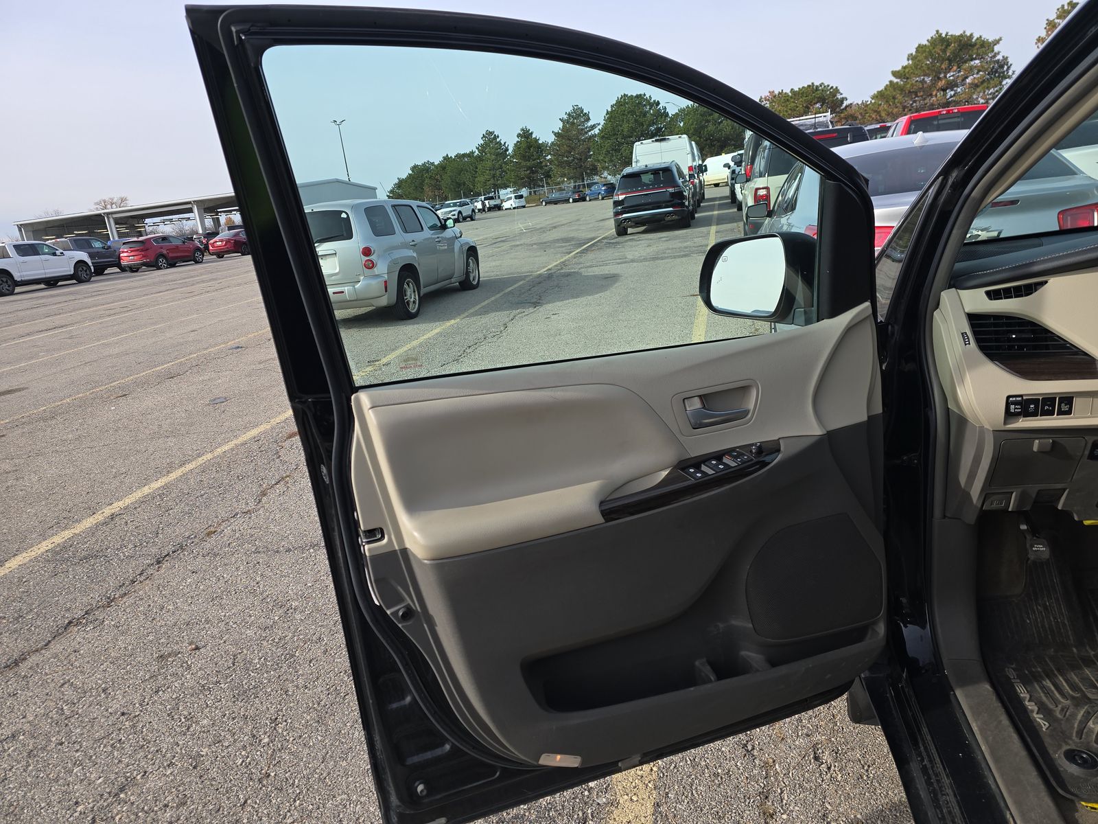 2017 Toyota Sienna XLE Premium AWD