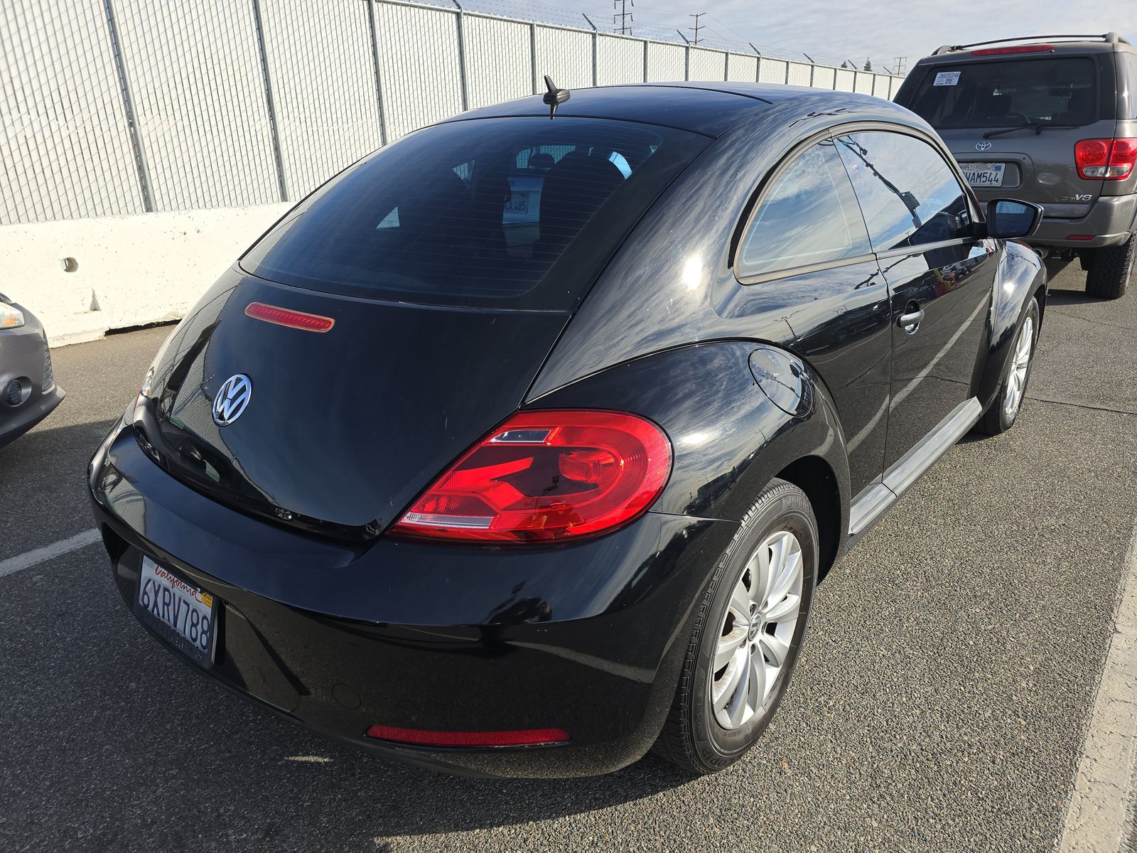 2013 Volkswagen Beetle 2.5L Entry FWD