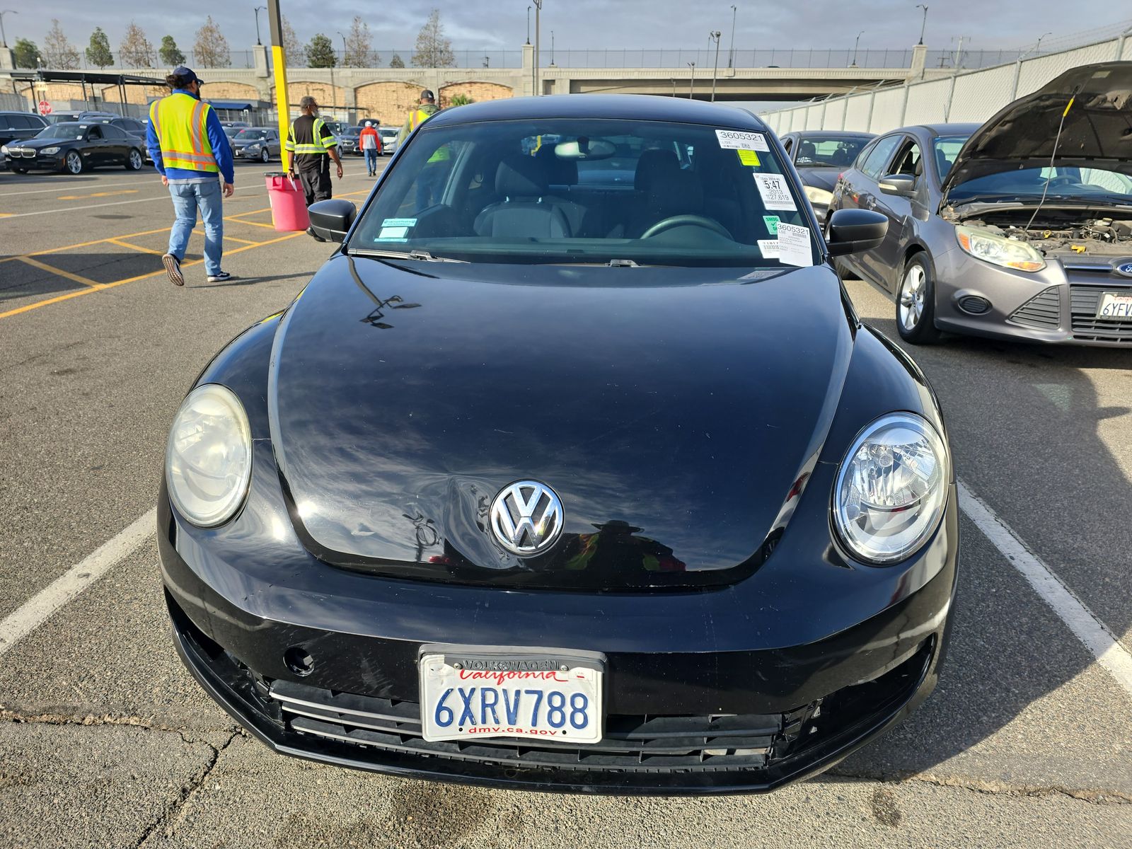 2013 Volkswagen Beetle 2.5L Entry FWD