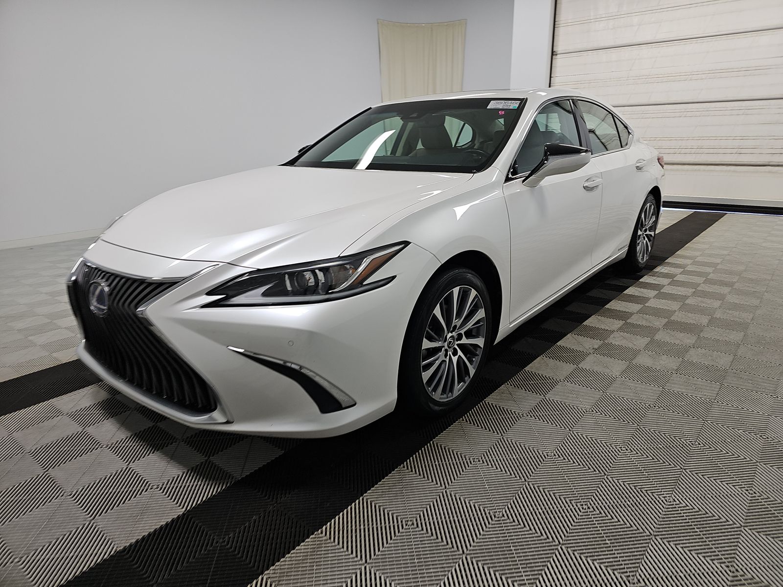 2021 Lexus ES 300h