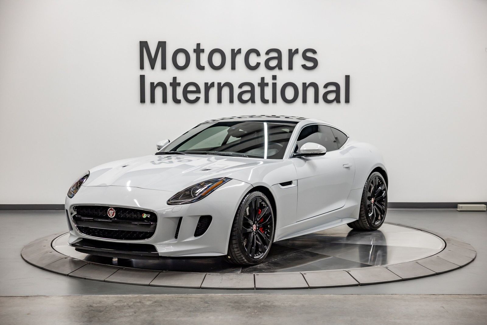 2016 Jaguar F-TYPE R Coupe