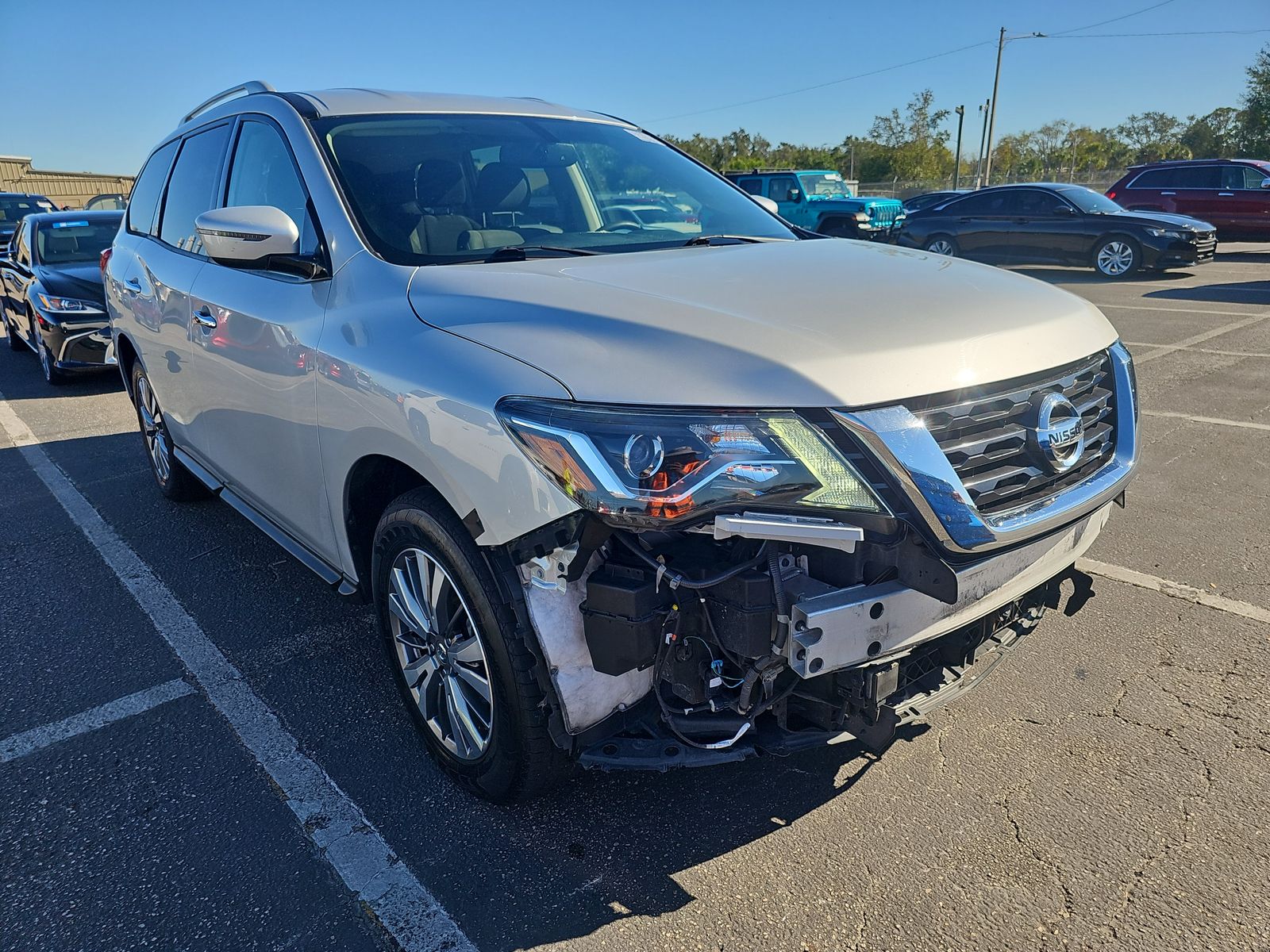 2020 Nissan Pathfinder SV FWD