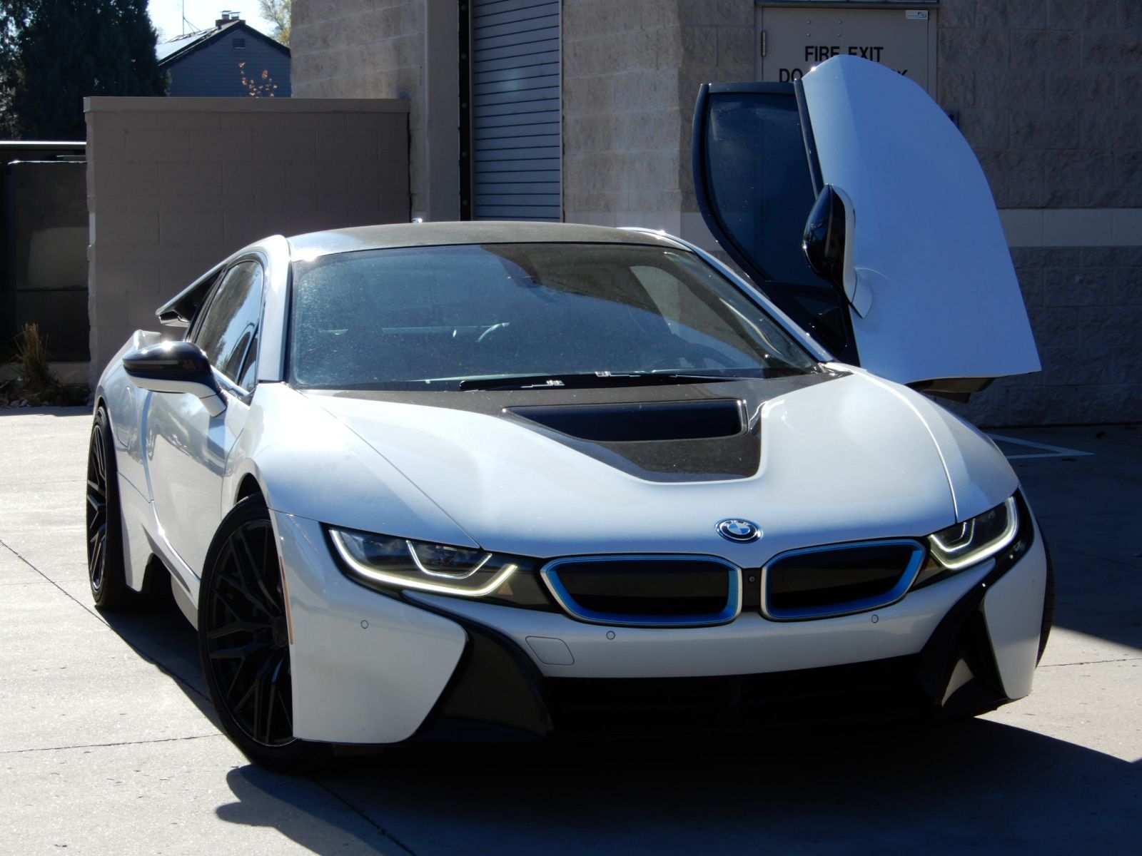 2016 BMW i8 TERA WORLD