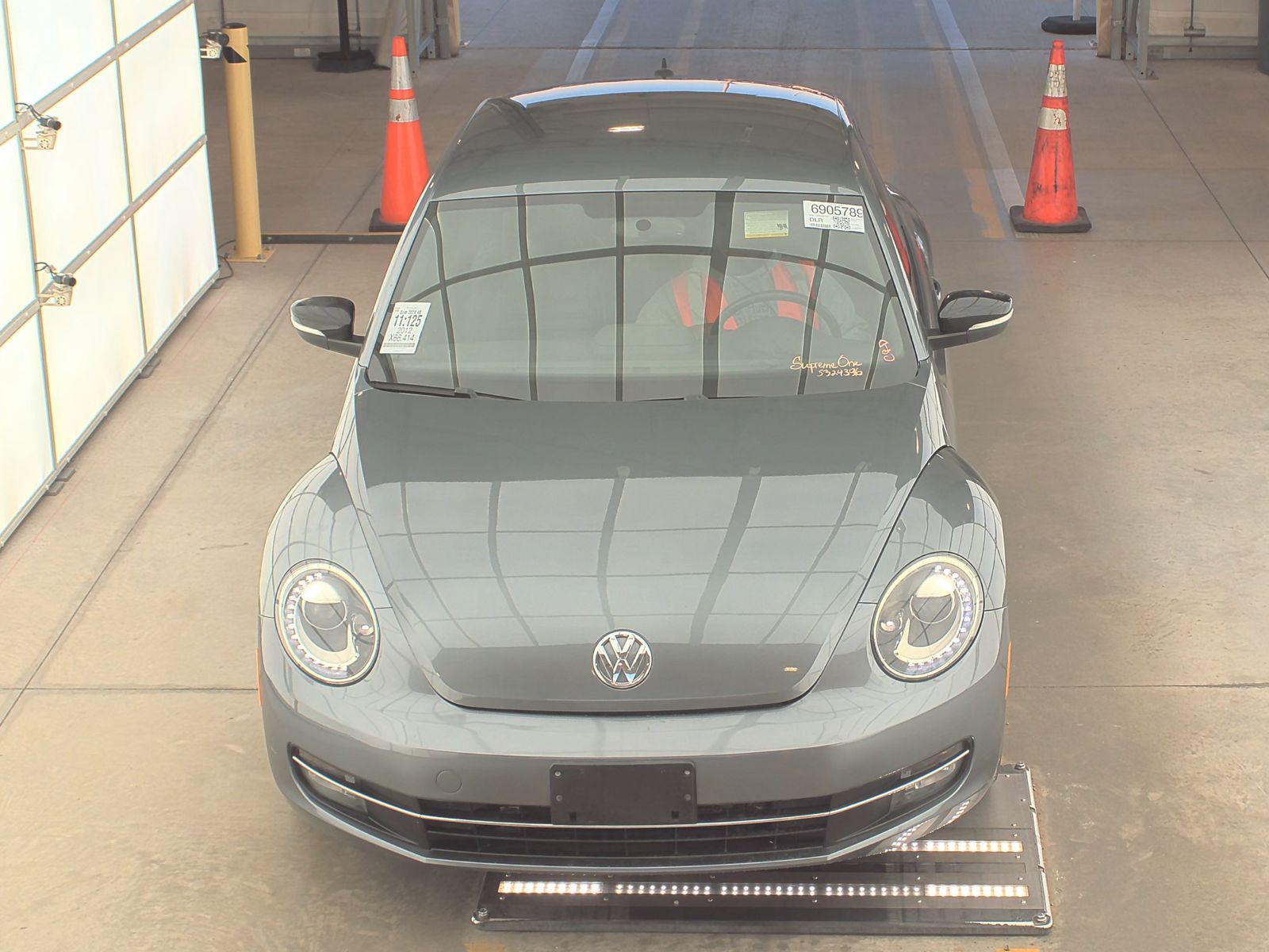 2012 Volkswagen Beetle 2.0T Turbo FWD