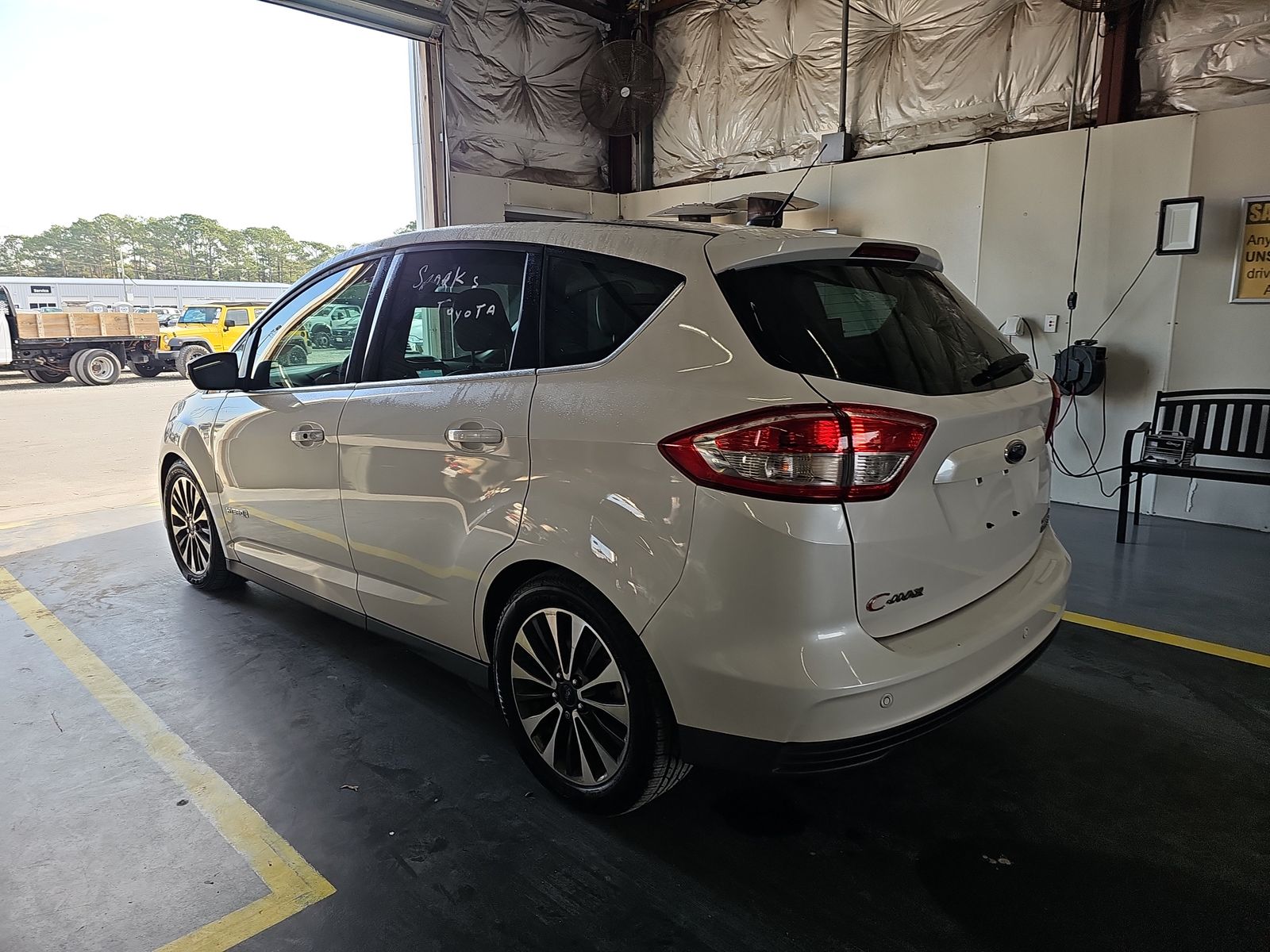 2018 Ford C-MAX Hybrid Titanium FWD