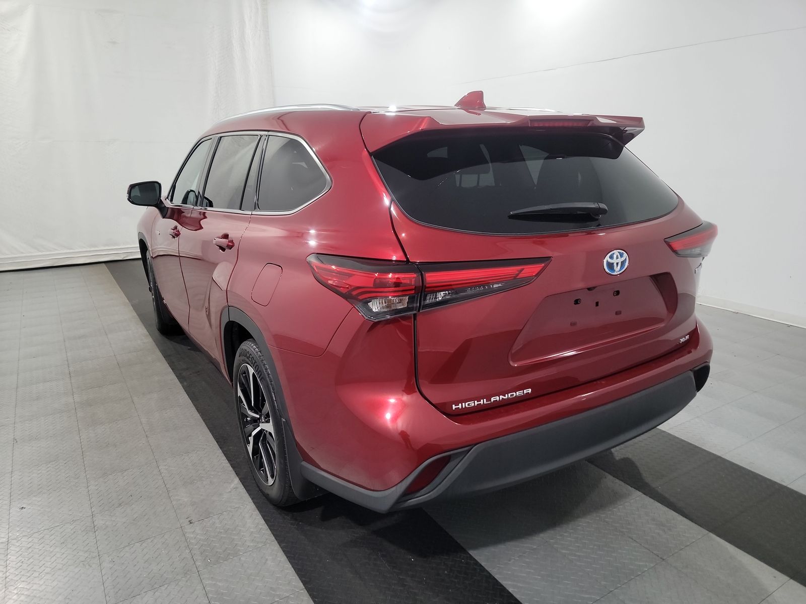 2021 Toyota Highlander Hybrid XLE AWD