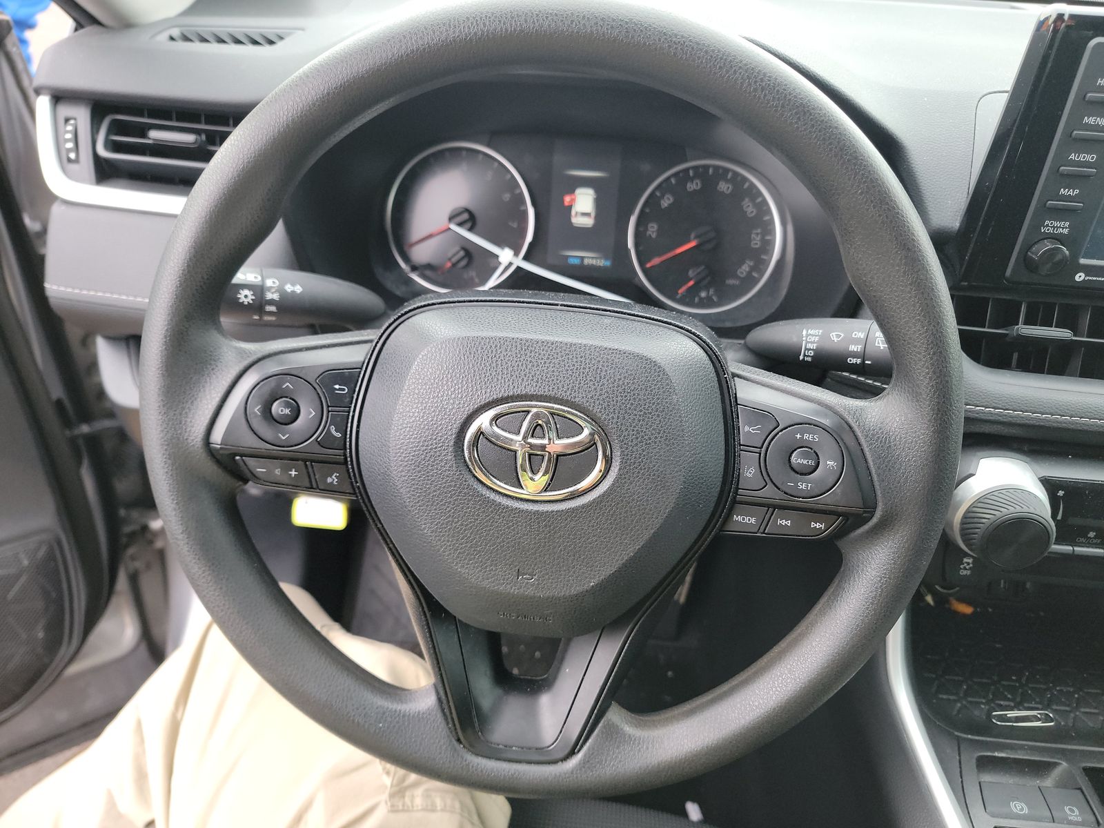 2020 Toyota RAV4 LE FWD