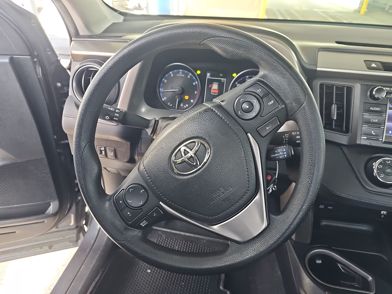 2018 Toyota RAV4 LE FWD