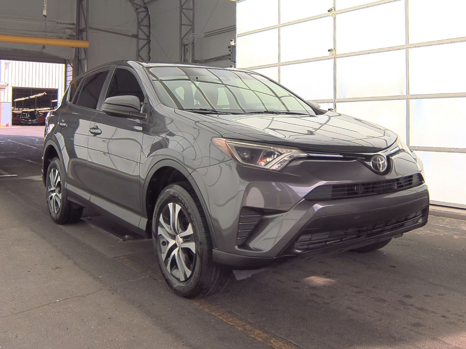 2018 Toyota RAV4 LE FWD