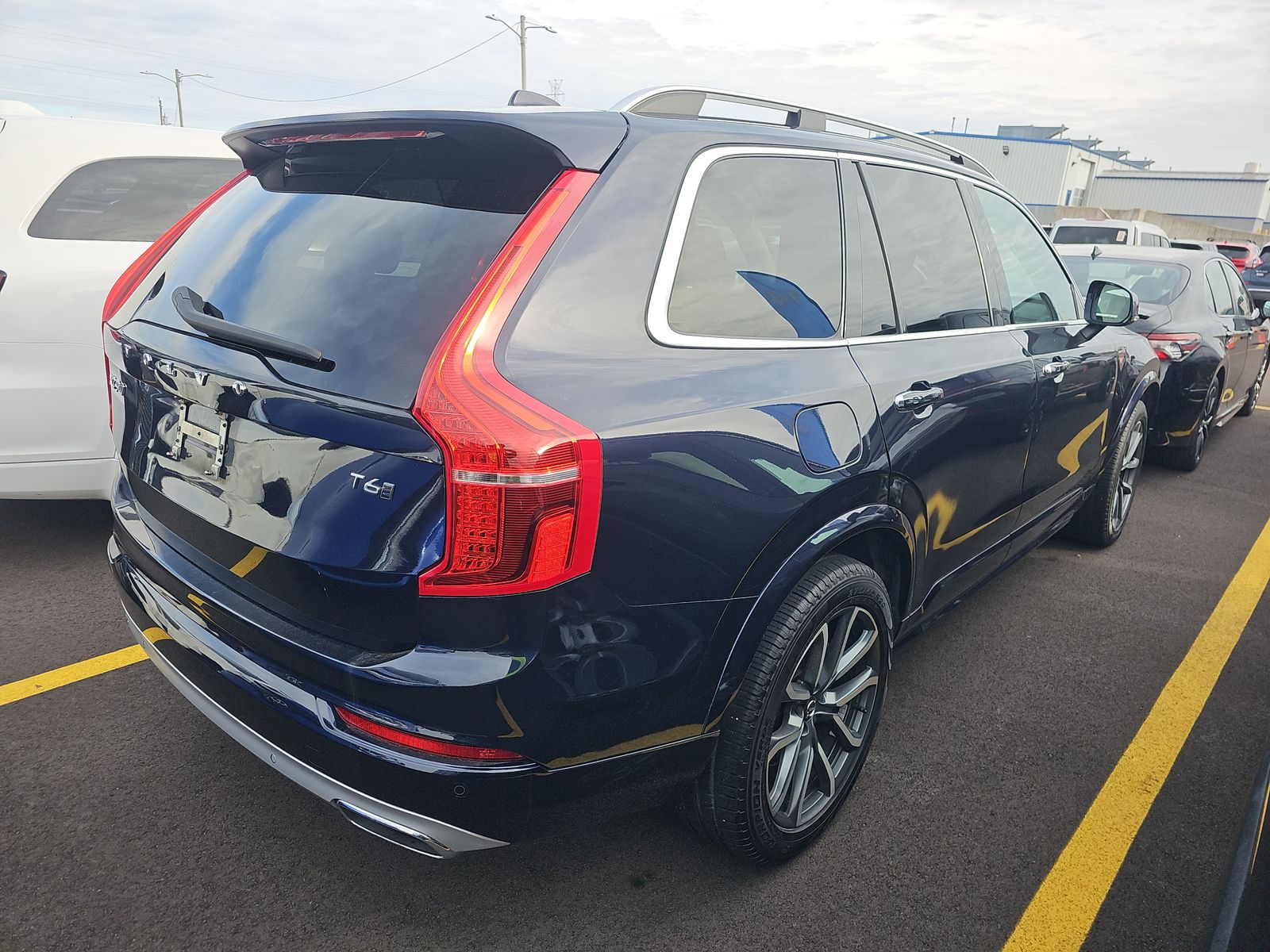 2019 Volvo XC90 T6 Momentum AWD