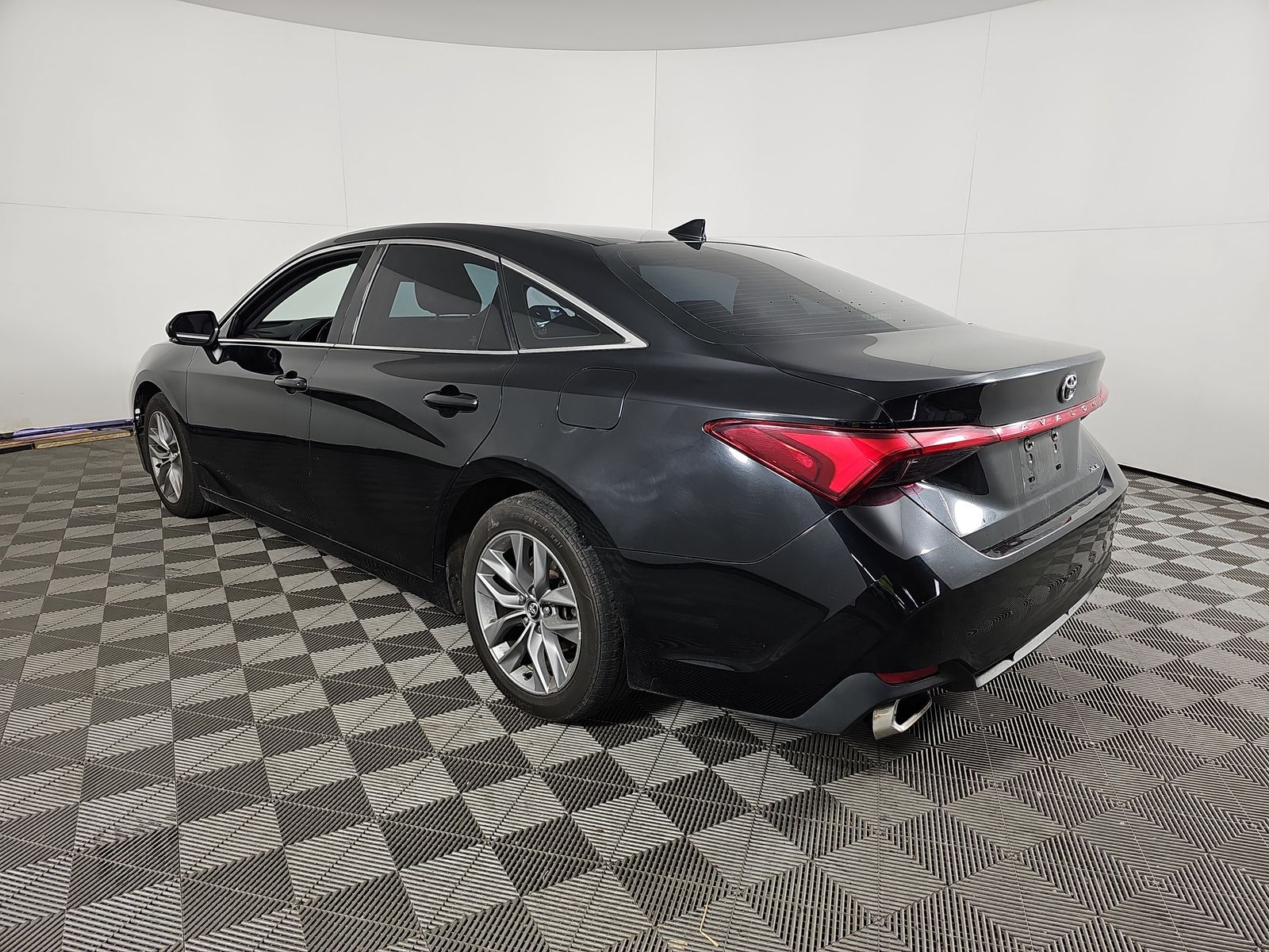 2020 Toyota Avalon XLE FWD