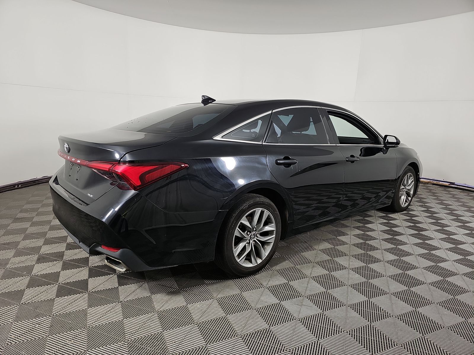 2020 Toyota Avalon XLE FWD