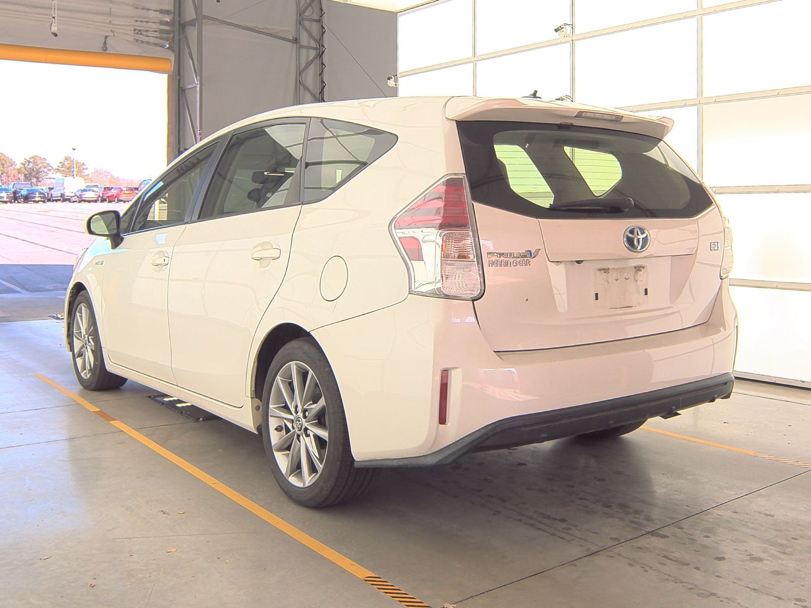 2015 Toyota Prius v Five FWD