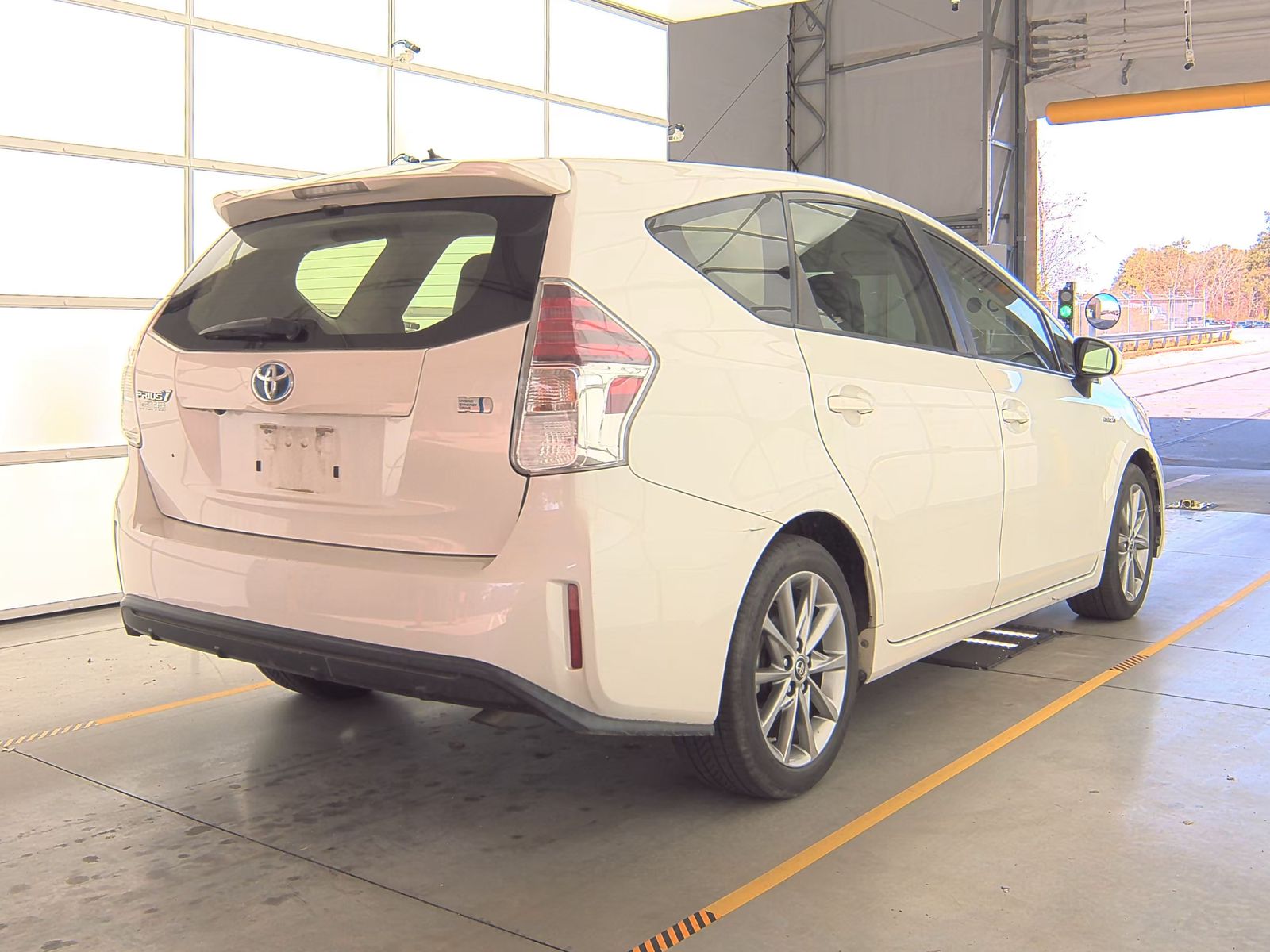 2015 Toyota Prius v Five FWD