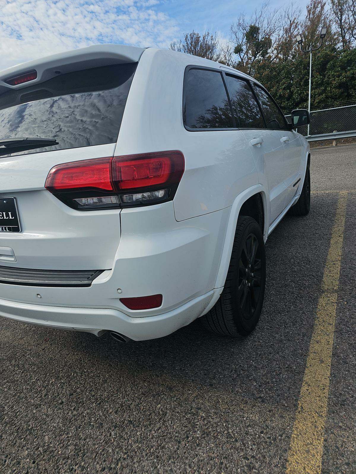 2019 Jeep Grand Cherokee Laredo Altitude Edition AWD