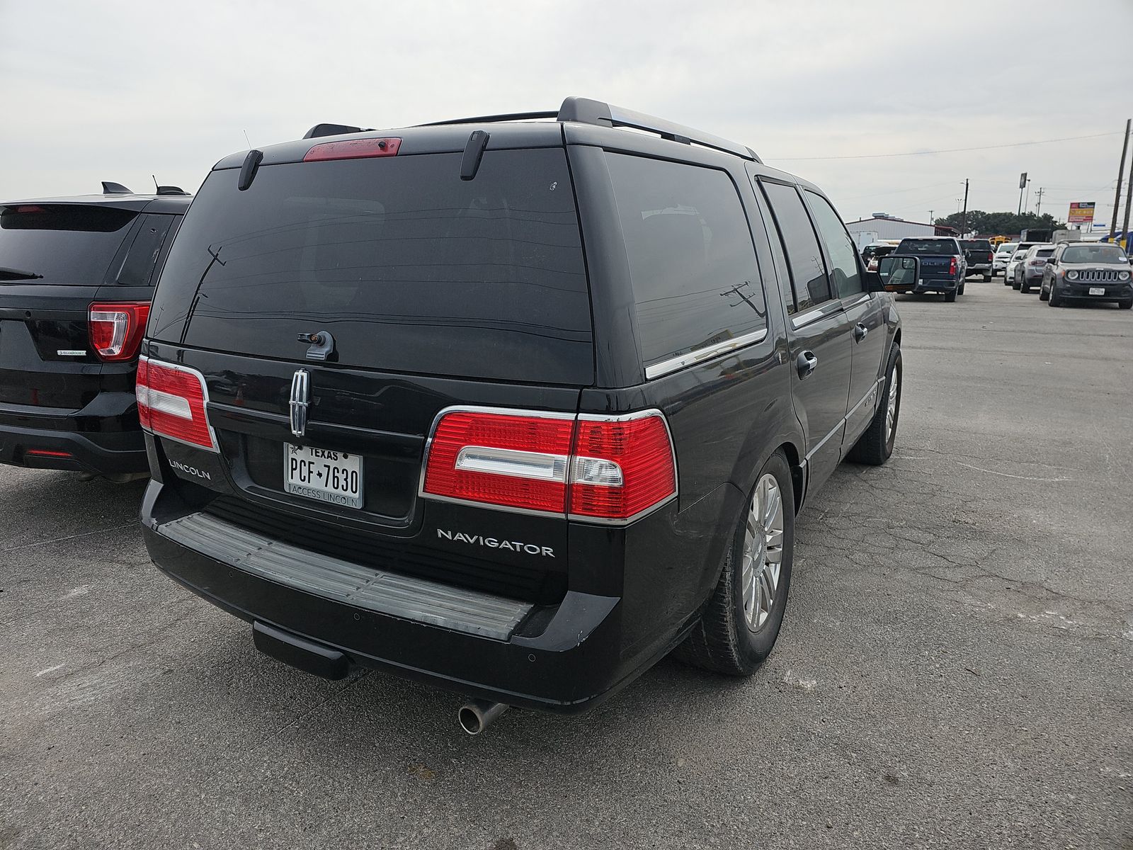 2012 Lincoln Navigator Base RWD