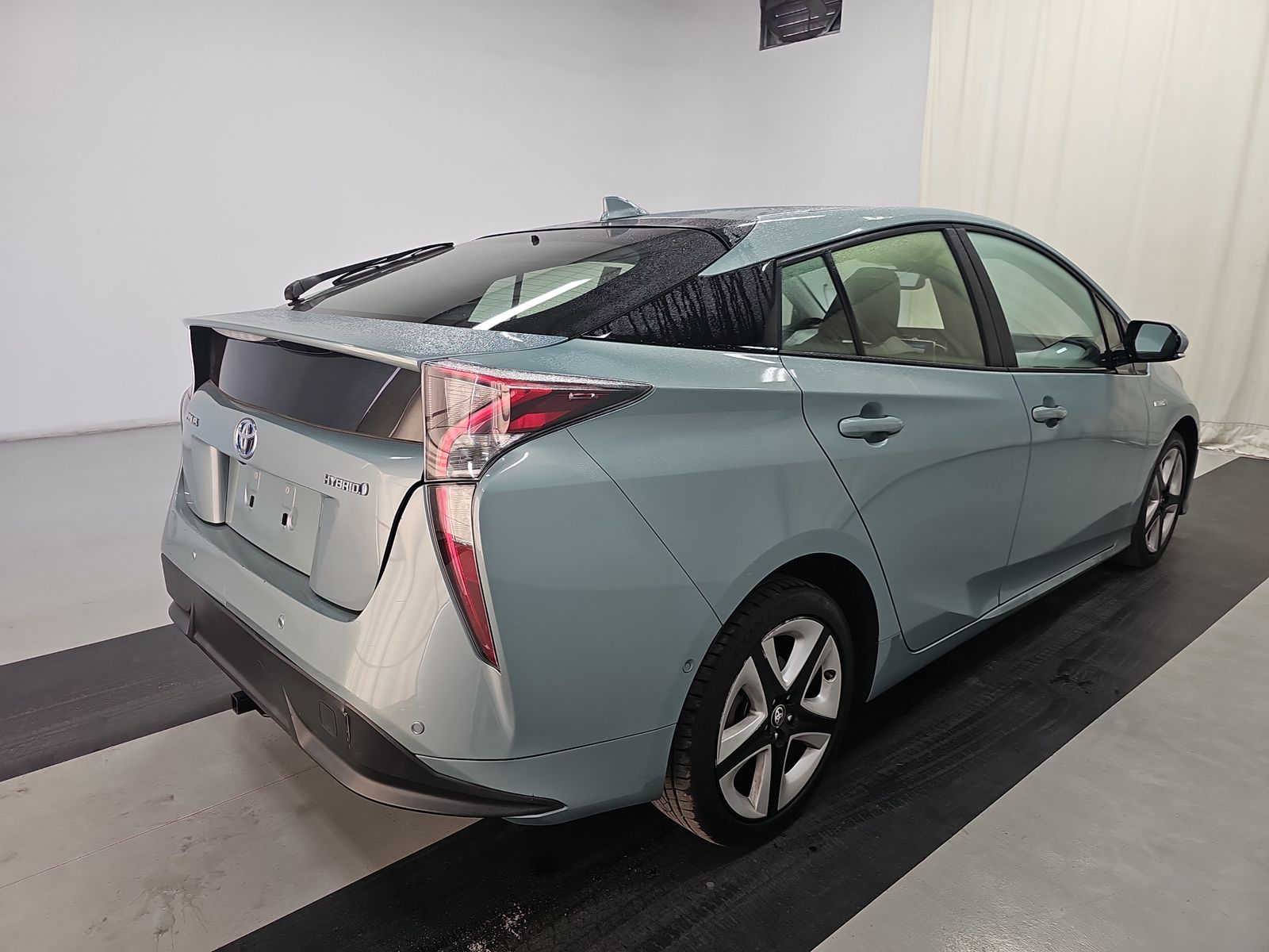 2018 Toyota Prius Four Touring FWD