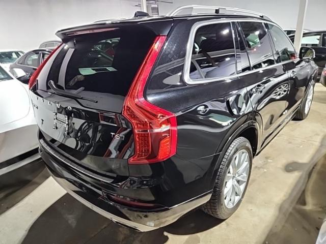 2016 Volvo XC90 T6 Momentum AWD