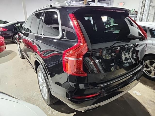 2016 Volvo XC90 T6 Momentum AWD