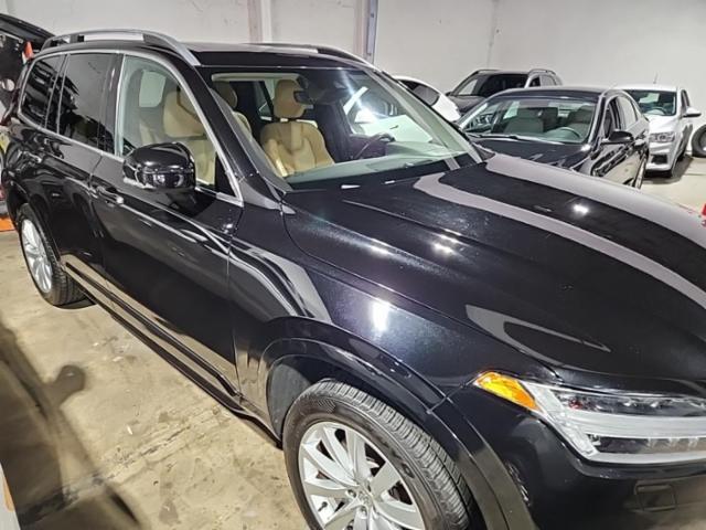 2016 Volvo XC90 T6 Momentum AWD