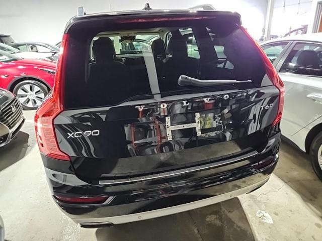 2016 Volvo XC90 T6 Momentum AWD