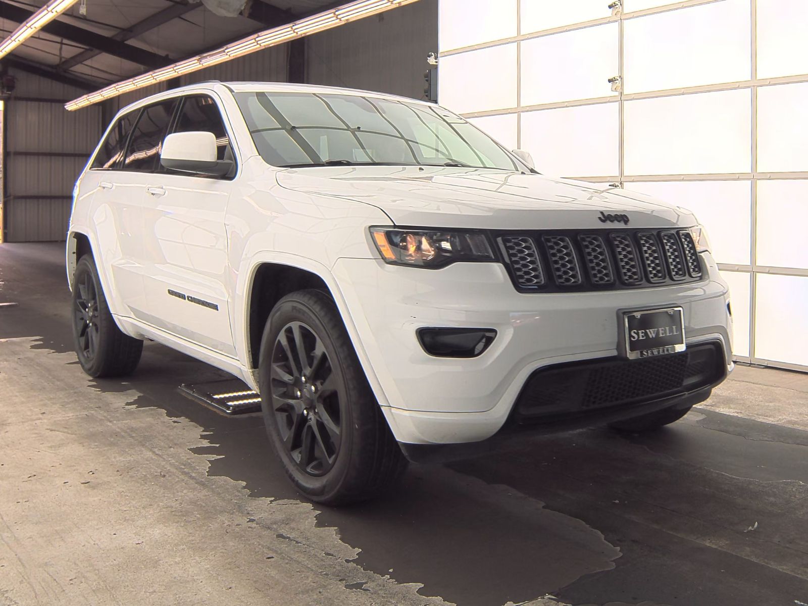 2019 Jeep Grand Cherokee Laredo Altitude Edition AWD