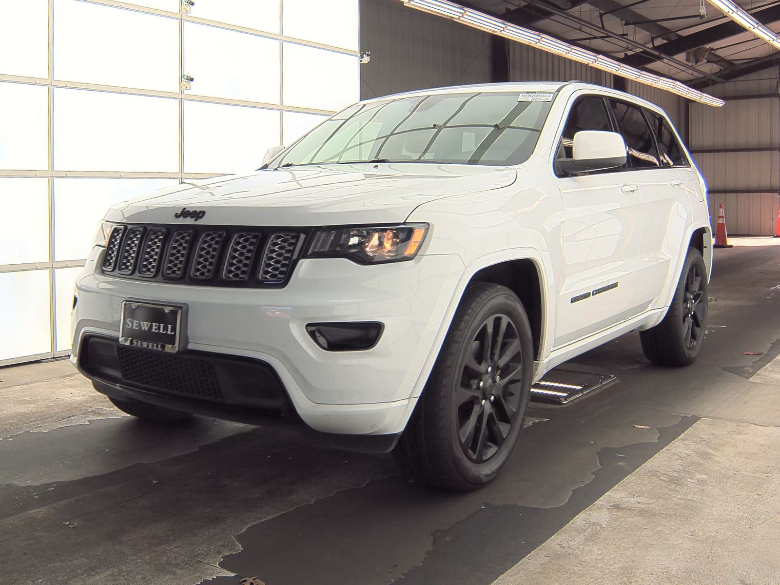 2019 Jeep Grand Cherokee Laredo Altitude Edition AWD