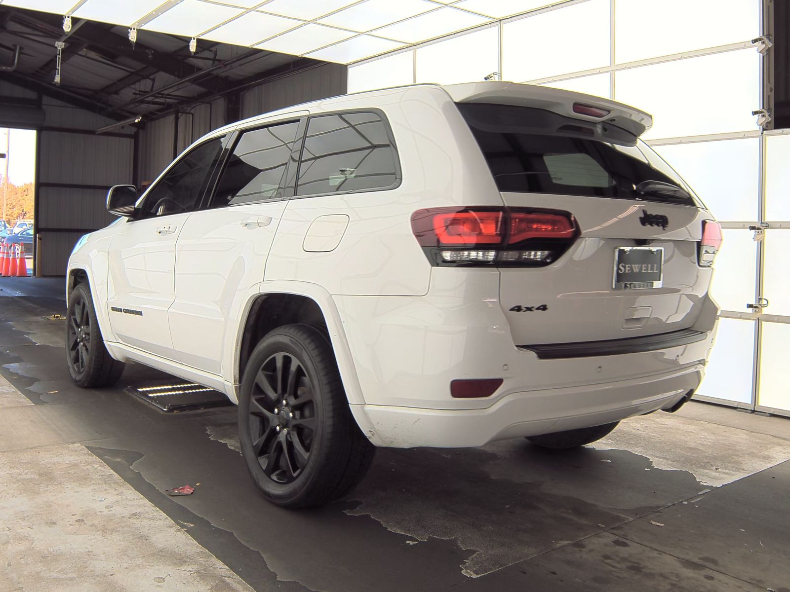 2019 Jeep Grand Cherokee Laredo Altitude Edition AWD