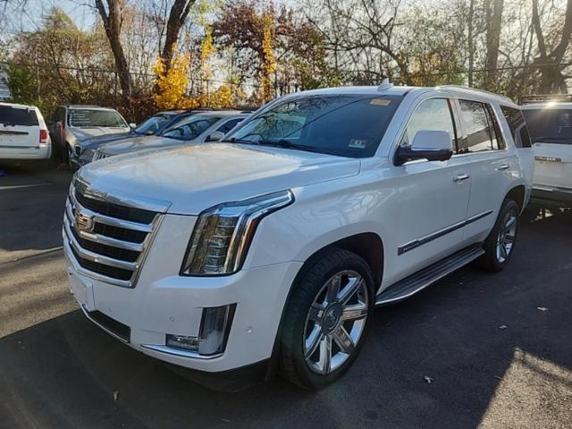 2017 Cadillac Escalade Luxury 1SB