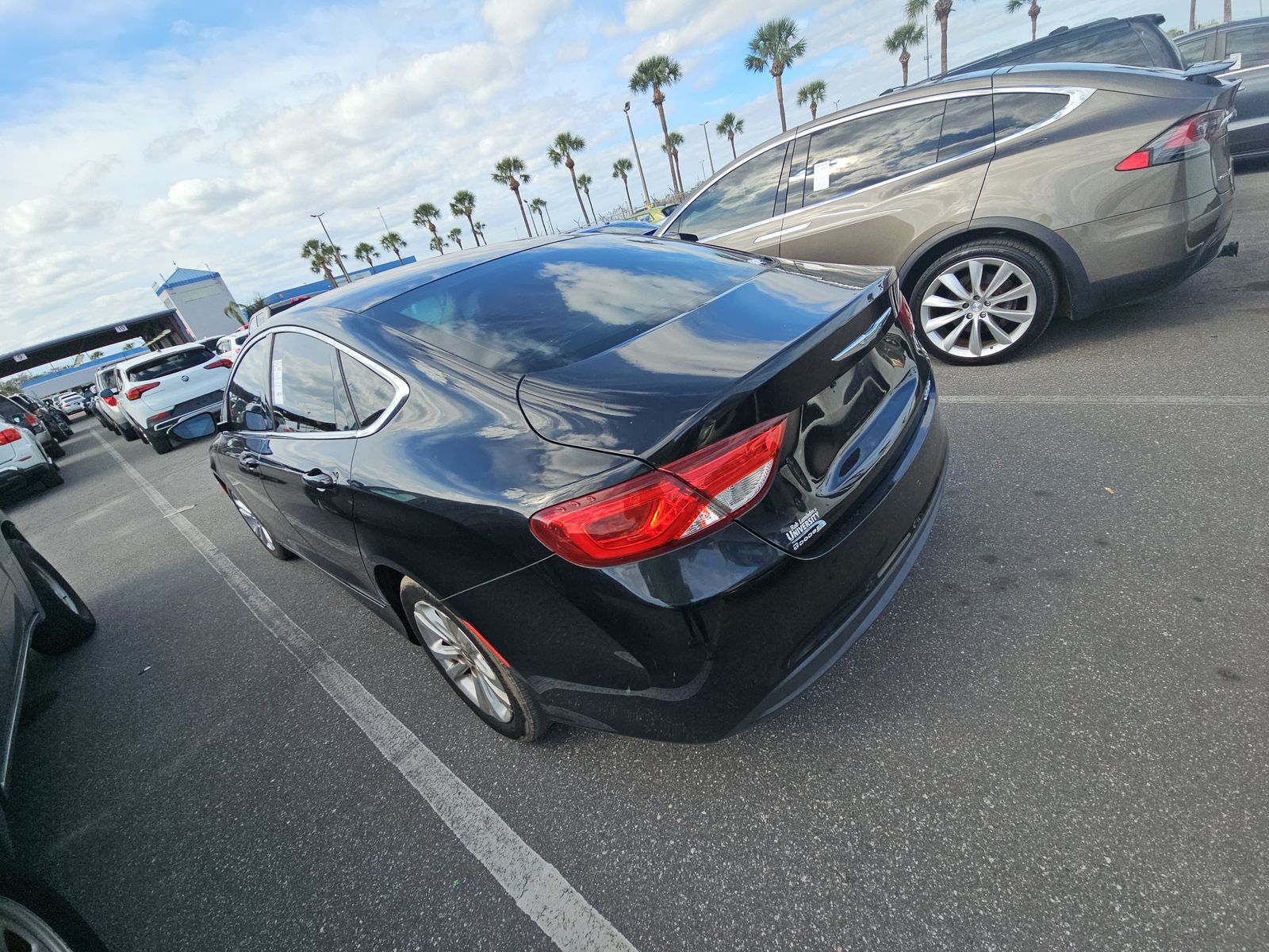 2016 Chrysler 200 LX Touring FWD