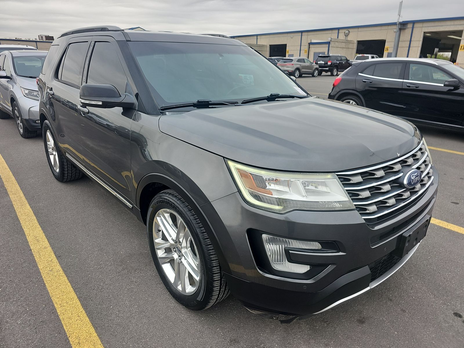 2017 Ford Explorer XLT FWD