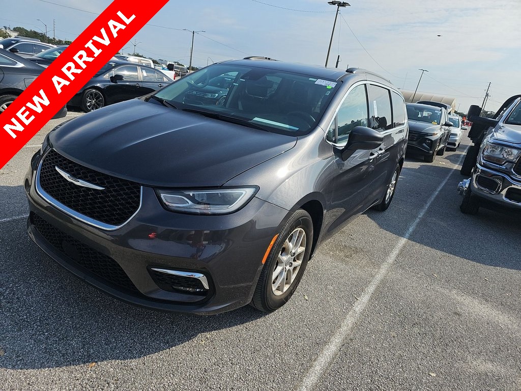 2022 Chrysler Pacifica Touring L 121.6