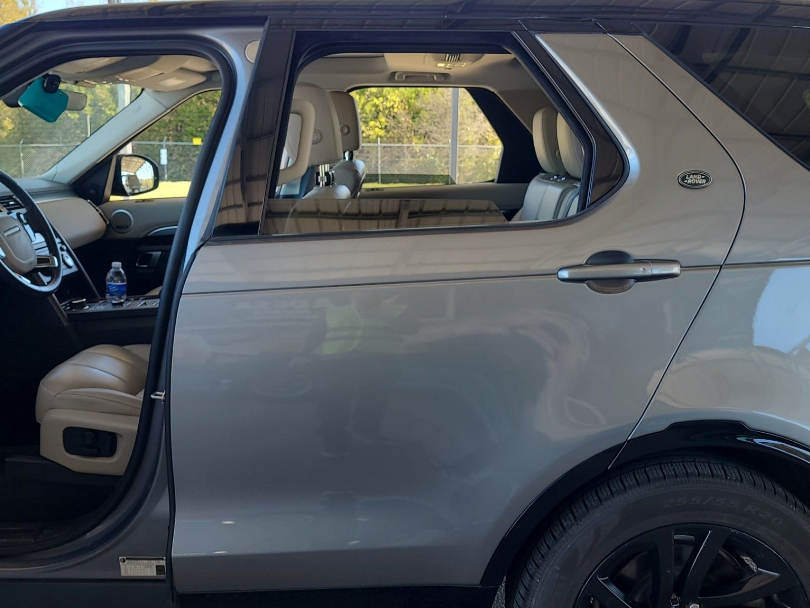 2020 Land Rover Discovery Landmark Edition AWD