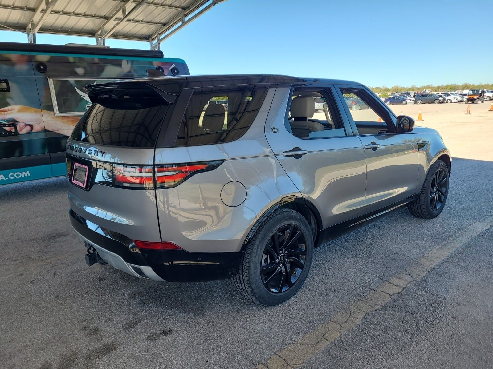 2020 Land Rover Discovery Landmark Edition AWD