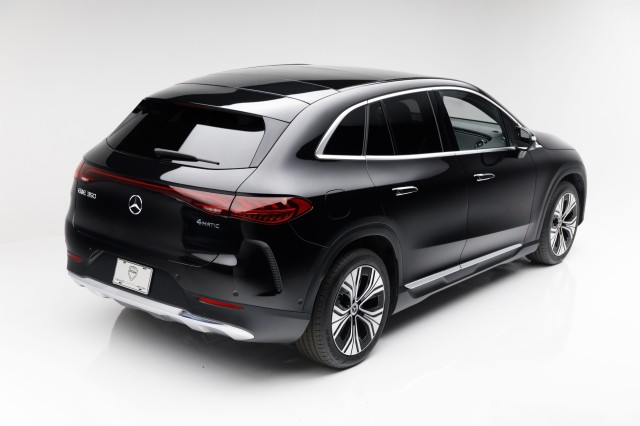 Mercedes-Benz EQE 350 SUV снимка Mercedes-Benz EQE 350 SUV