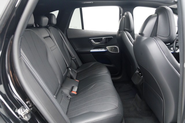 Mercedes-Benz EQE 350 SUV снимка Mercedes-Benz EQE 350 SUV