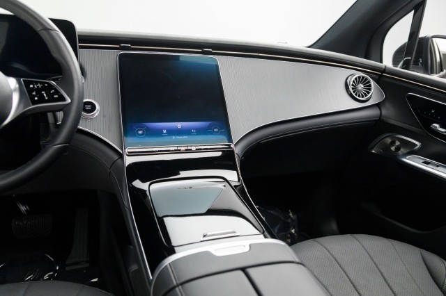 Mercedes-Benz EQE 350 SUV снимка Mercedes-Benz EQE 350 SUV