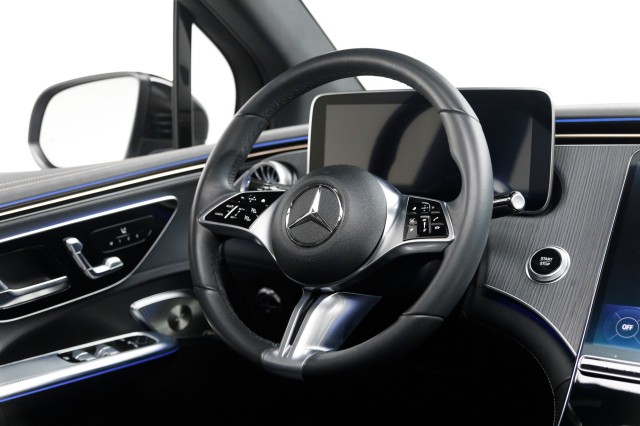 Mercedes-Benz EQE 350 SUV снимка Mercedes-Benz EQE 350 SUV