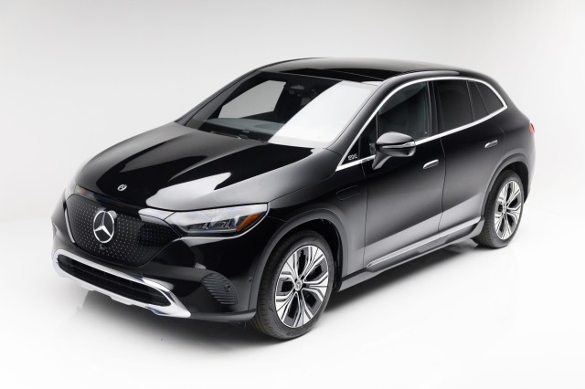 Mercedes-Benz EQE 350 SUV снимка Mercedes-Benz EQE 350 SUV