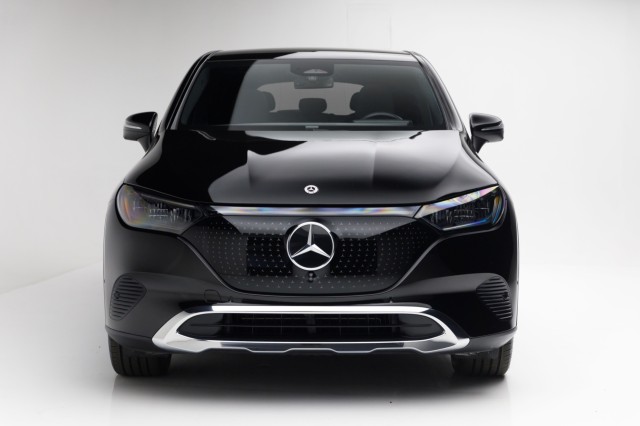 Mercedes-Benz EQE 350 SUV снимка Mercedes-Benz EQE 350 SUV