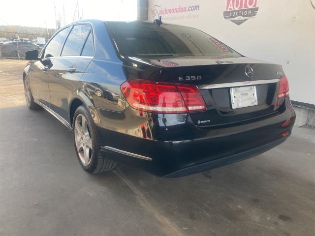 Mercedes-Benz E 350 4MATIC Sedan снимка Mercedes-Benz E 350 4MATIC Sedan