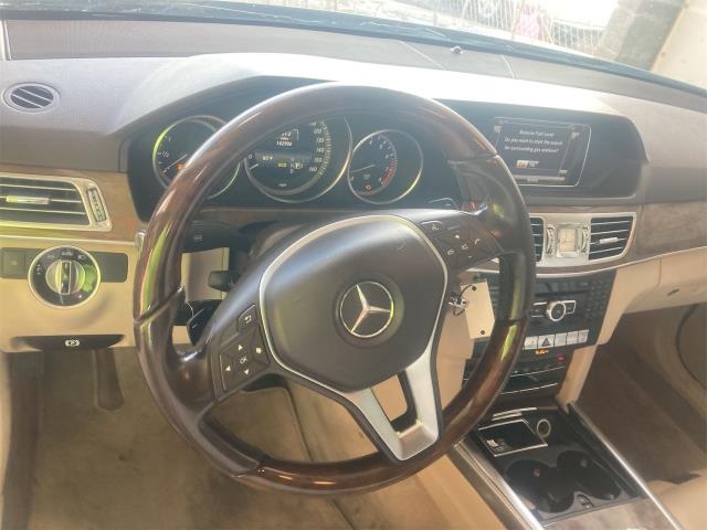 Mercedes-Benz E 350 4MATIC Sedan снимка Mercedes-Benz E 350 4MATIC Sedan