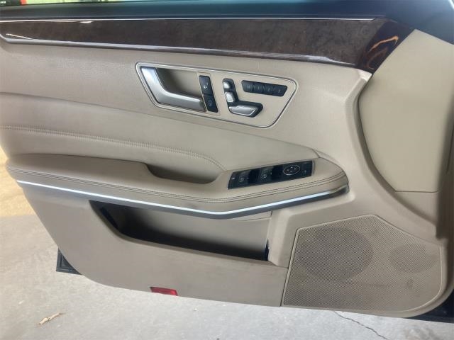 Mercedes-Benz E 350 4MATIC Sedan снимка Mercedes-Benz E 350 4MATIC Sedan