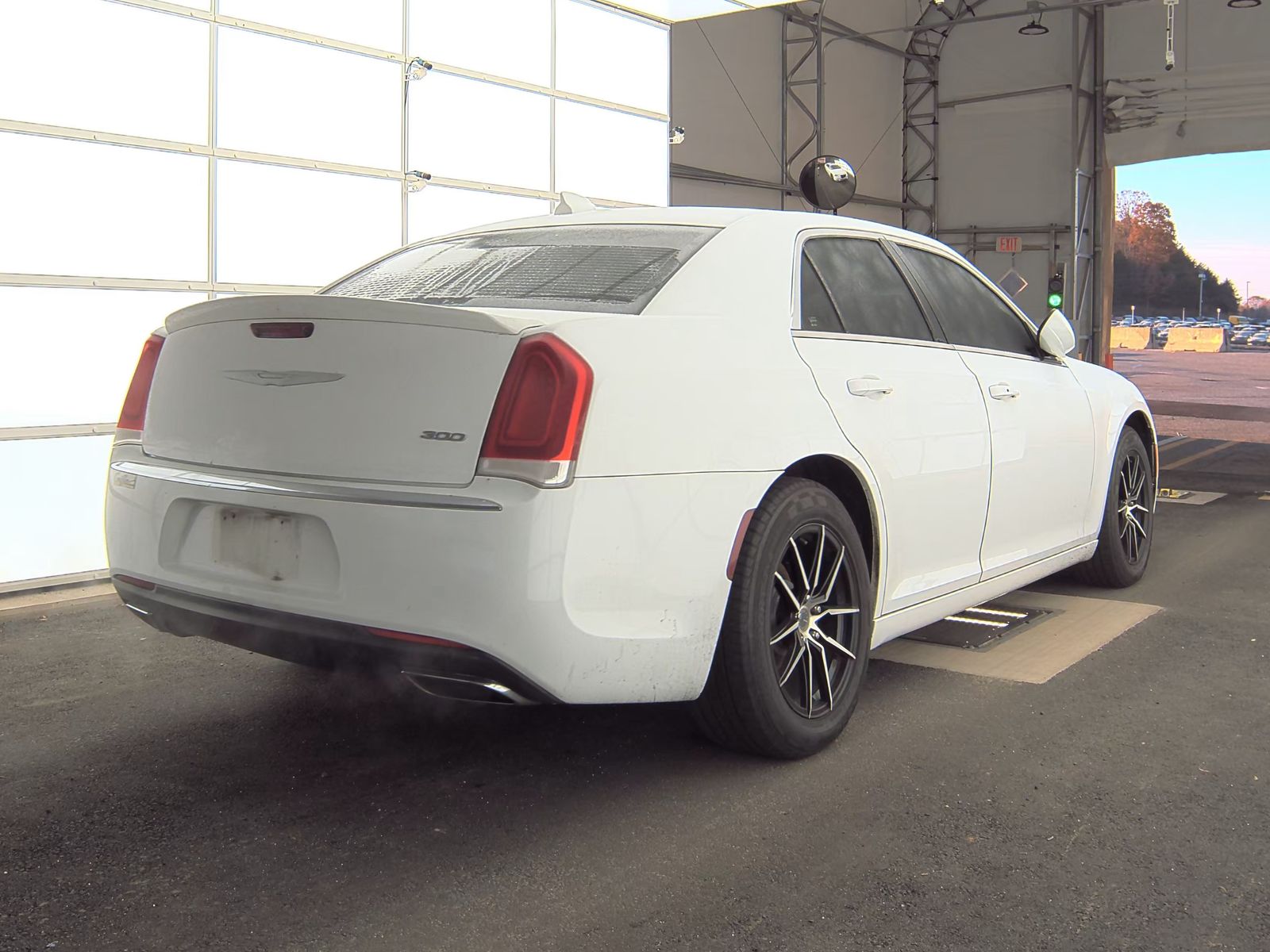 2017 Chrysler 300 Limited RWD