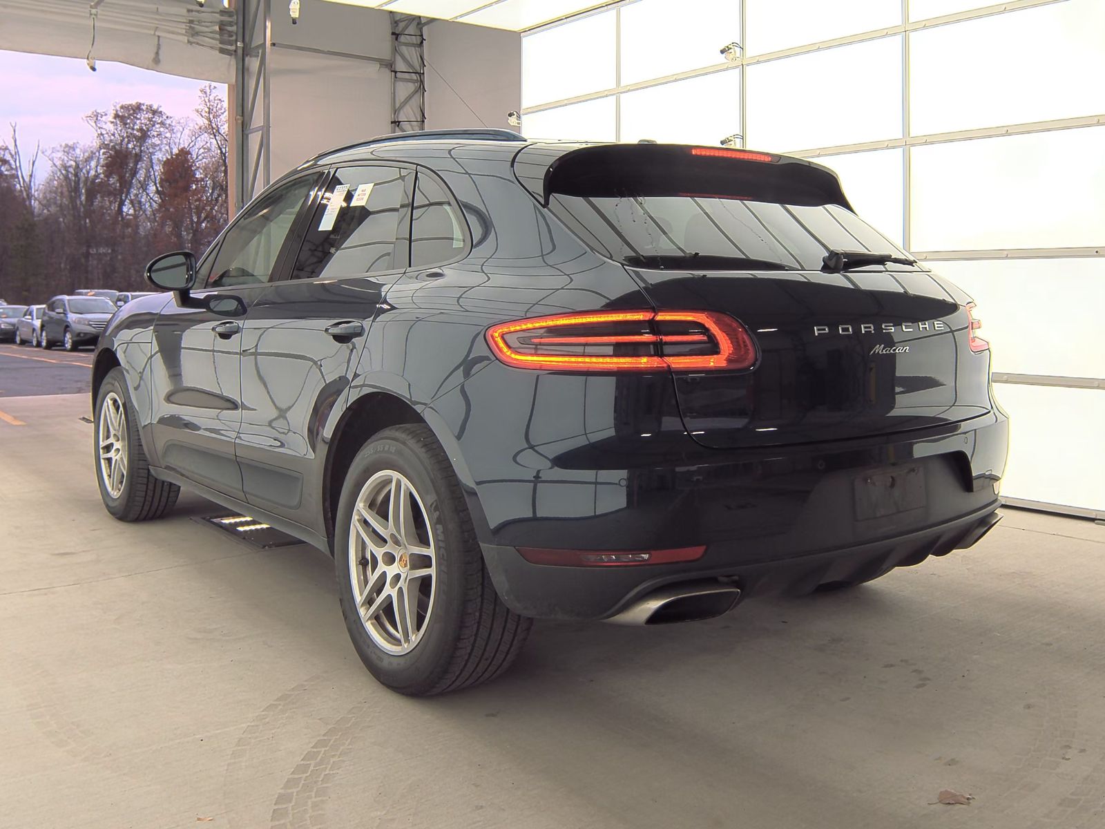 2017 Porsche Macan Base AWD