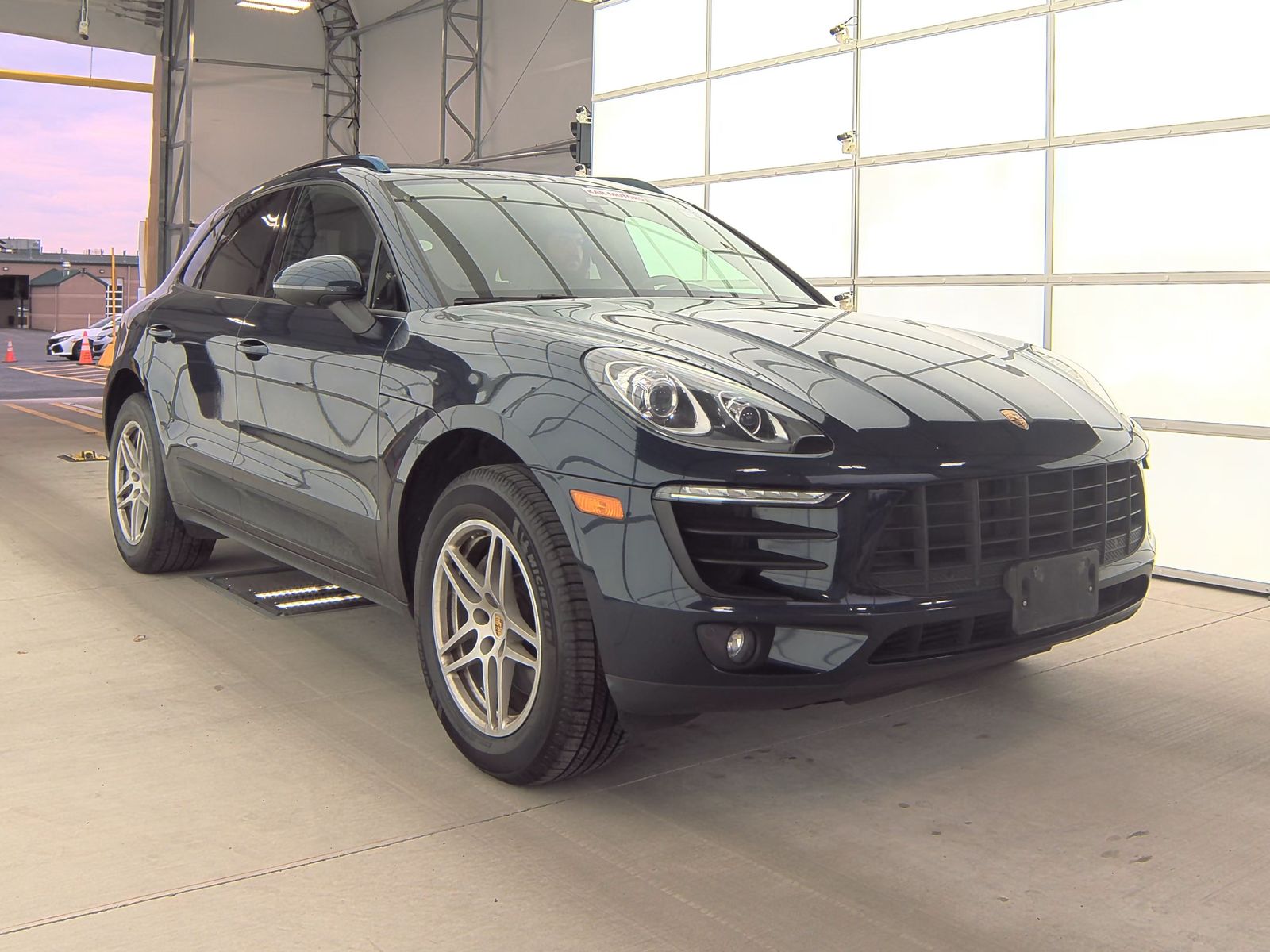 2017 Porsche Macan Base AWD