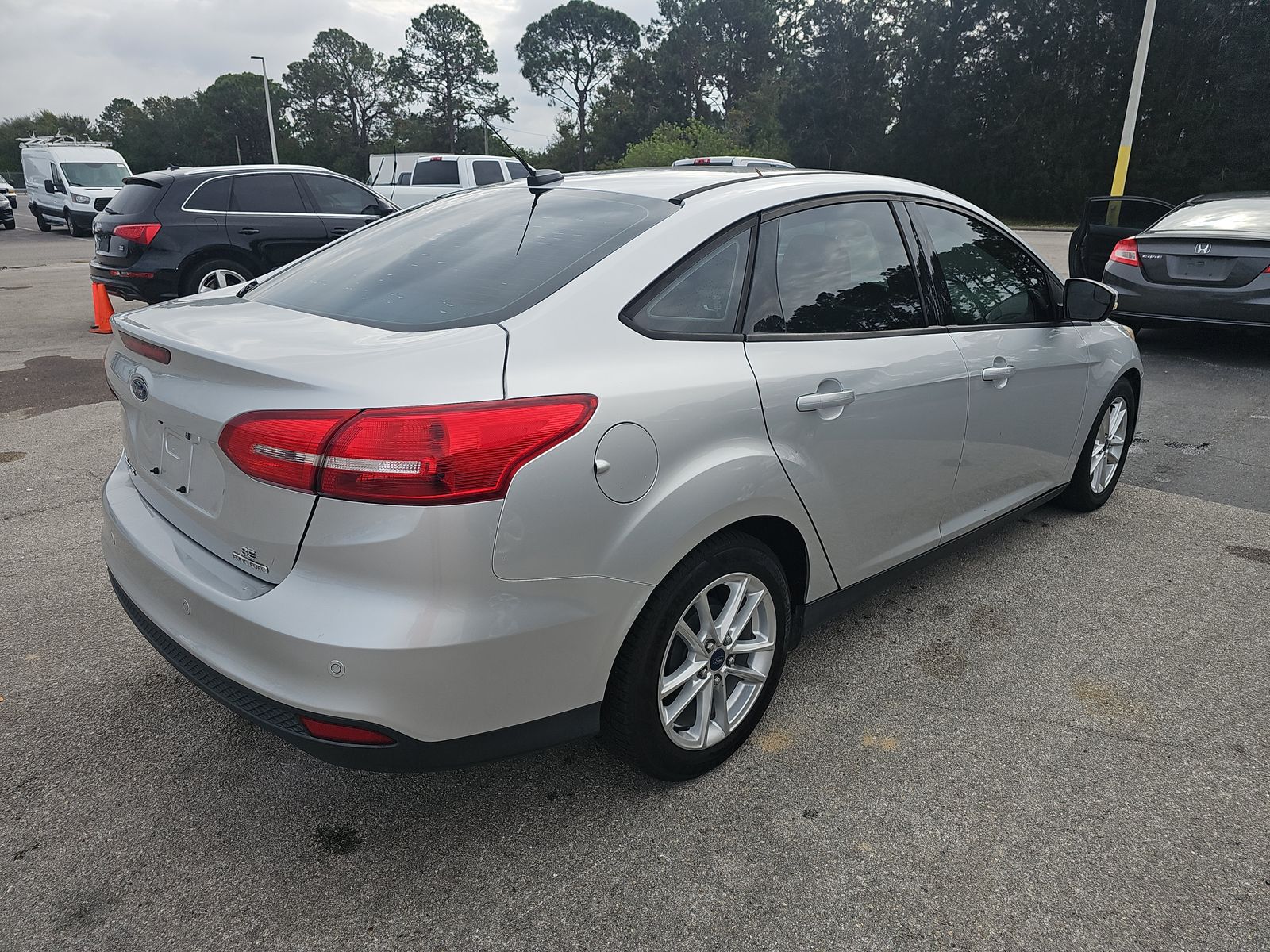 2016 Ford Focus SE FWD