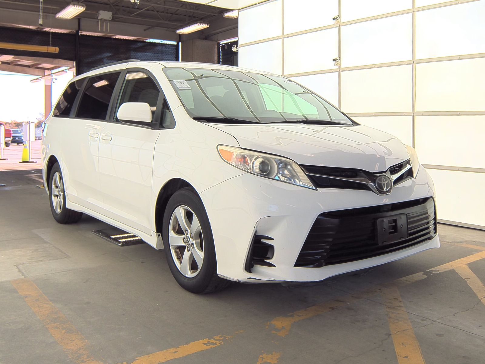 2019 Toyota Sienna LE FWD